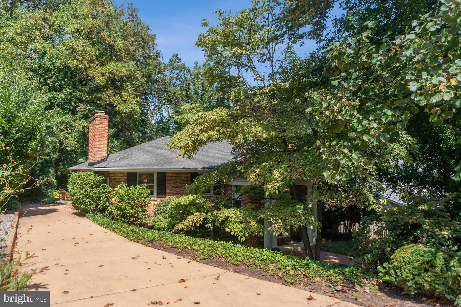 LEE HEIGHTS - Residential