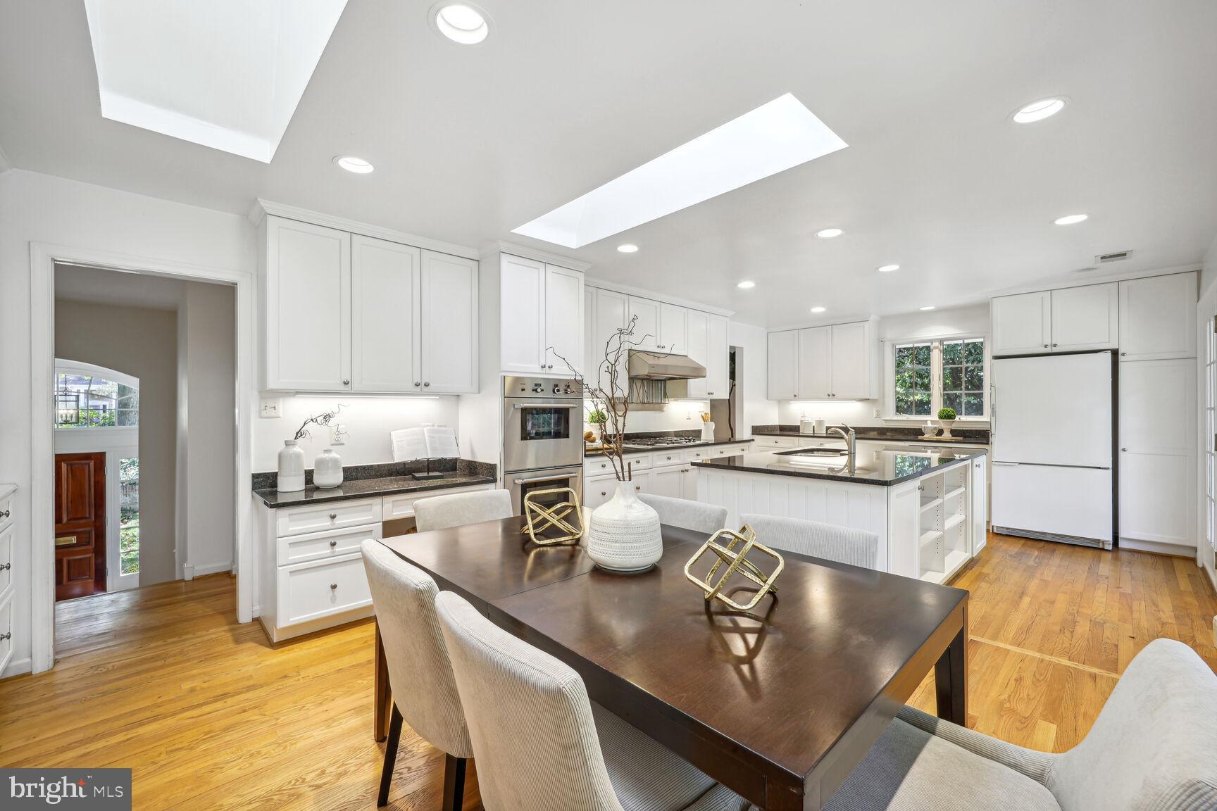 LEE HEIGHTS - Residential