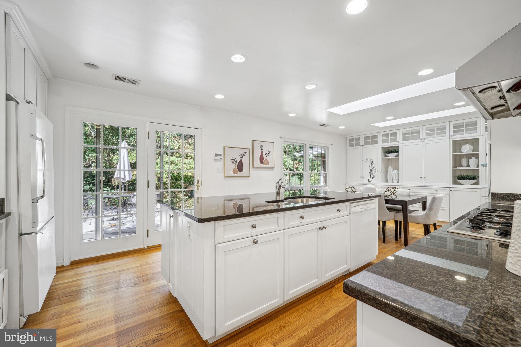 LEE HEIGHTS - Residential