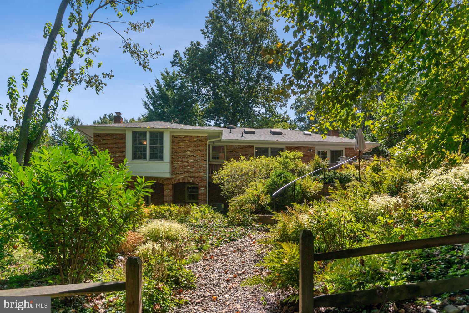 LEE HEIGHTS - Residential