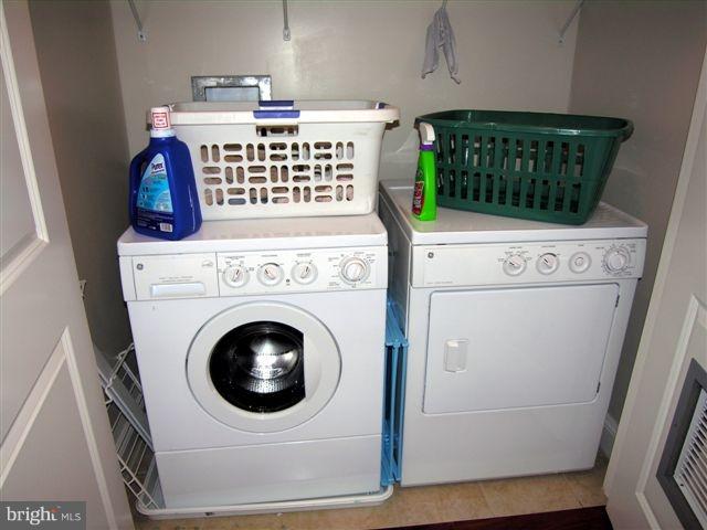 BYRON CONDOMINIUM - Residential Lease