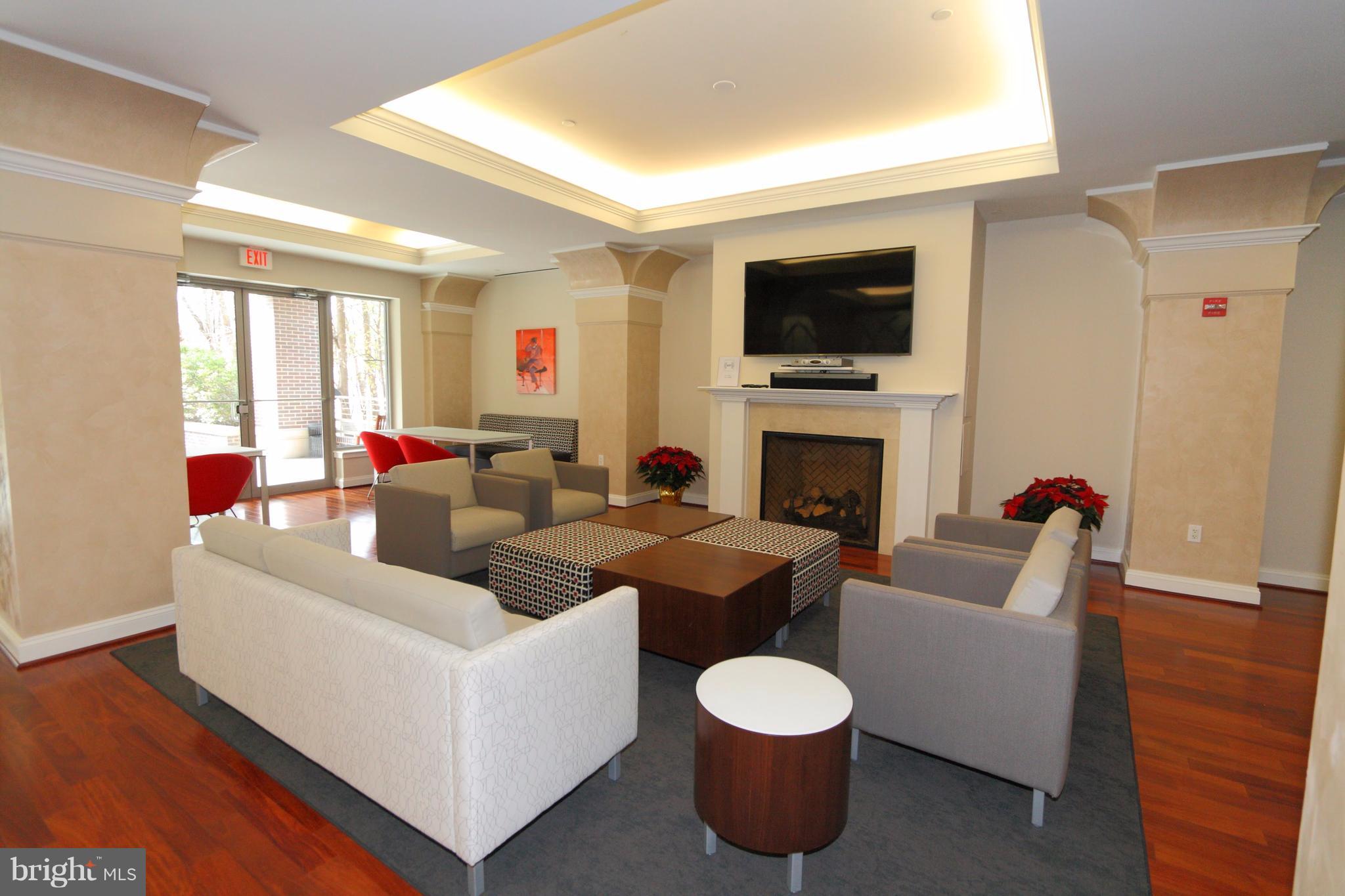 BYRON CONDOMINIUM - Residential Lease