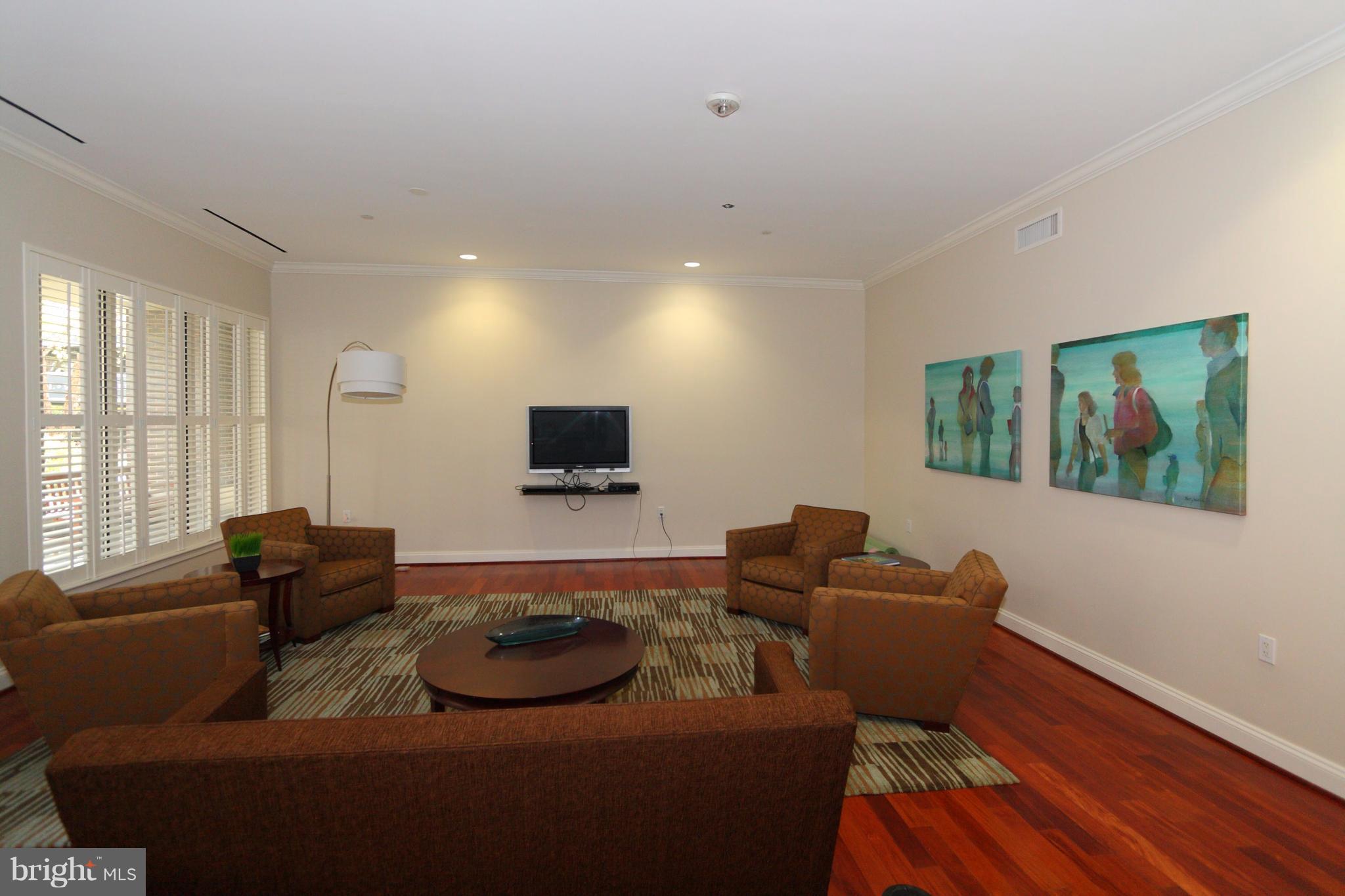 BYRON CONDOMINIUM - Residential Lease