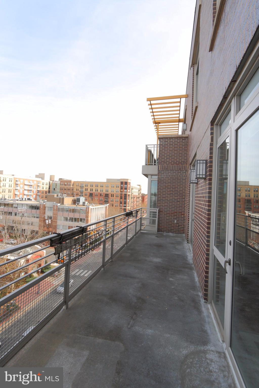 BYRON CONDOMINIUM - Residential Lease