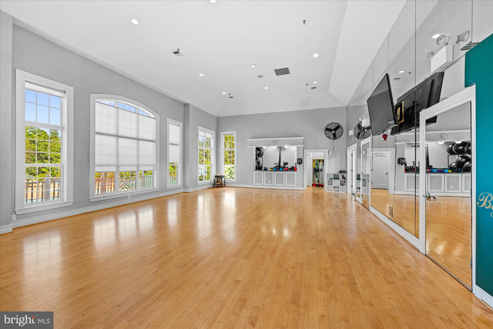 BELMONT COUNTRY CLUB - Residential