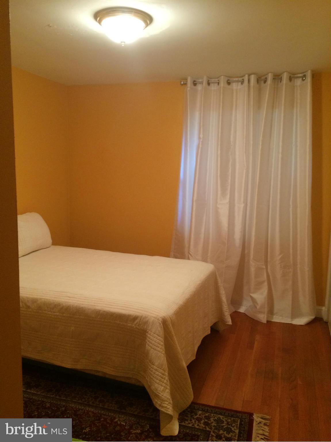 LINCOLNIA HILLS - Residential Lease