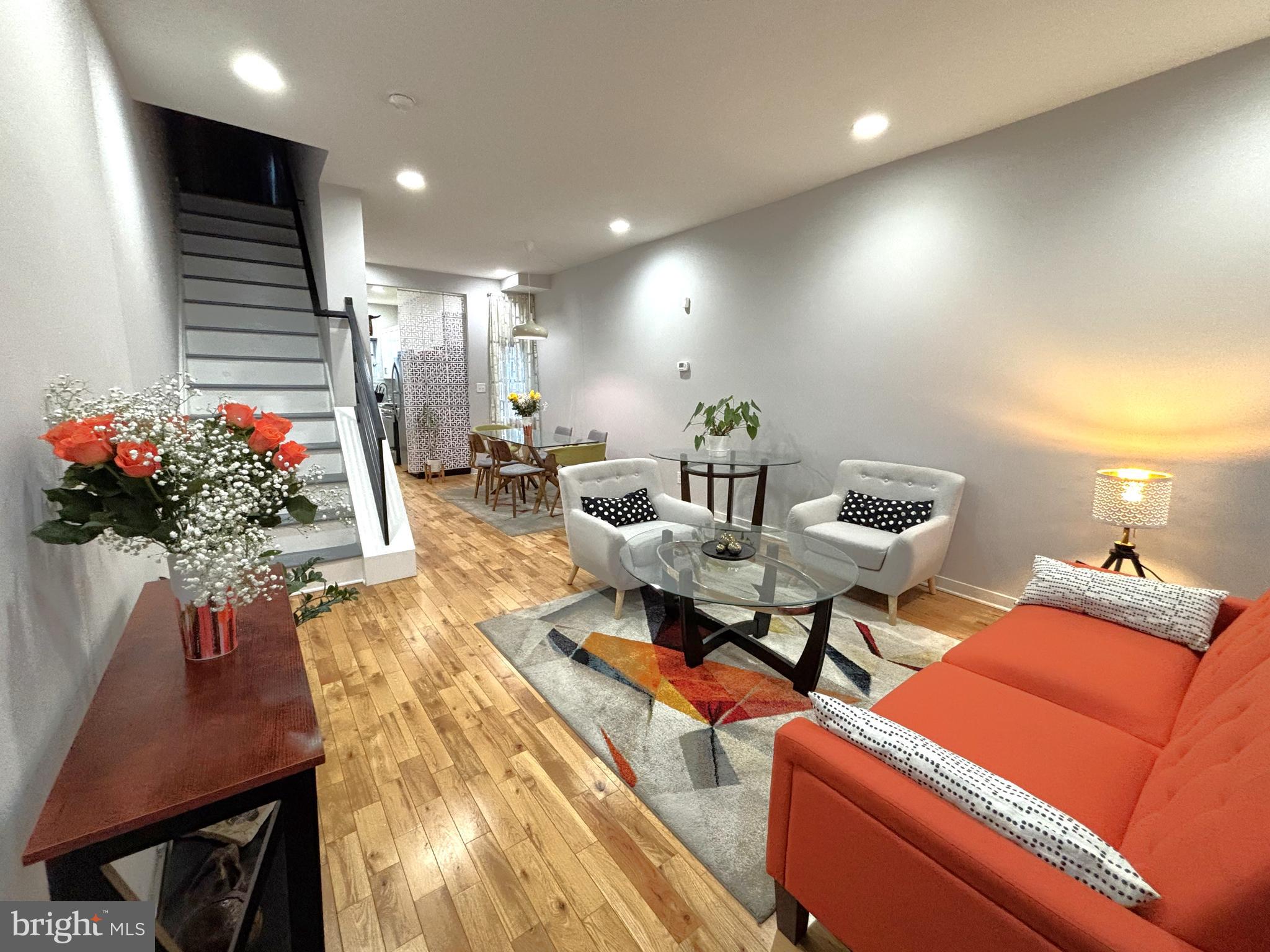 ❗❗PRICE REDUCE❗❗ 📍Don’t miss the opportunity to own this beautifully remodeled home located in a rapidly developing area, close to everything you can imagine — famous museums, parks, top-rated restaurants, universities, and public transportation. You’ll never get tired of living in this vibrant neighborhood.
🏡This charming property features original hardwood floors, an open-concept living and dining area, and a bright kitchen with white cabinetry and granite countertops that bring elegance and light to the space. The kitchen comes fully equipped with a refrigerator, stove, microwave, and dishwasher.
🌳Step outside to a lovely private patio — perfect for enjoying your morning coffee or a glass of wine with family and friends.
Upstairs, you'll find two spacious bedrooms and a well-sized full bathroom offering both comfort and functionality.
The fully finished basement adds an extra touch of sophistication with its ceramic floors, high ceilings, and a convenient half bath. IT CAN BE USED AS A COMPLETELY PRIVATE 3RD BEDROOM❗. It also includes a dedicated laundry area, complete with washer, dryer, and custom shelving with glass-door cabinets — all designed with your comfort in mind.
Take advantage of this incredible opportunity 💵 the city offers first-time homebuyer assistance programs❗❗❗