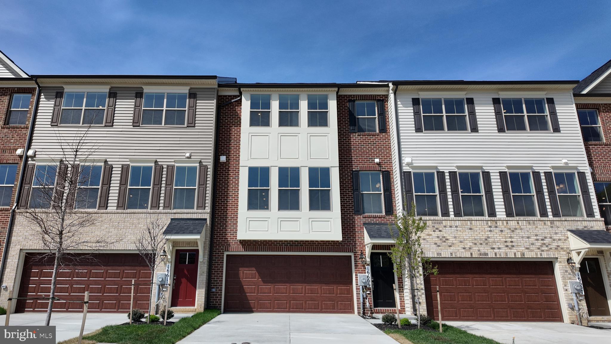 MANNING SQUARE TOWNS - Residential