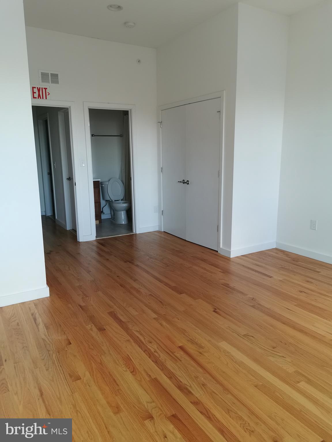 UNIVERSITY CITY - Commercial Sale