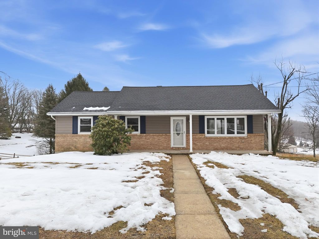 Photo of 810 Jefferson Lane, RED LION, PA 17356 (MLS # PAYK2097918)