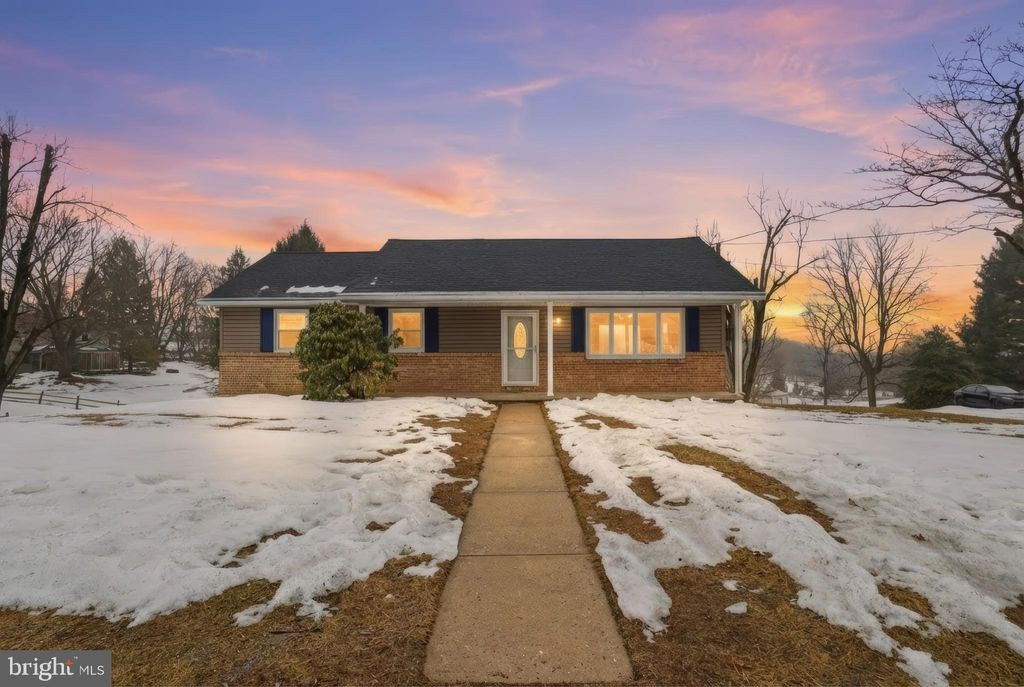 Photo of 810 Jefferson Lane, RED LION, PA 17356 (MLS # PAYK2097918)