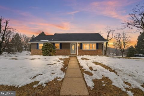 810 JEFFERSON LANE RED LION PA 17356