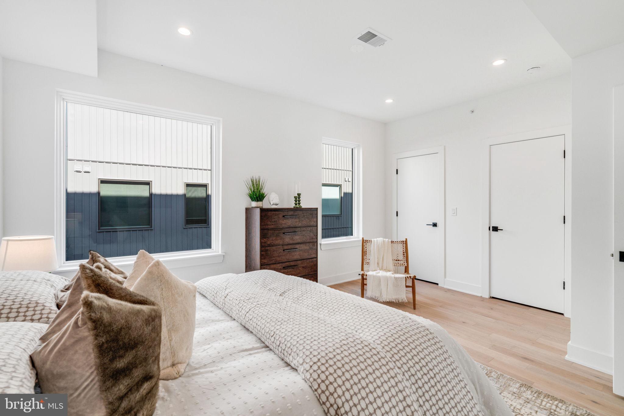 GRADUATE HOSPITAL - Residential