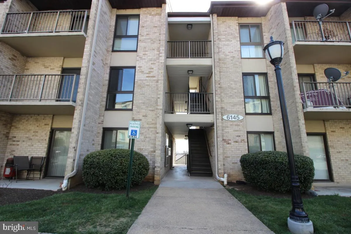 6145 Edsall Road Unit E, Alexandria, VA 22304