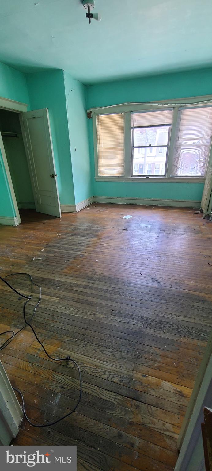 WALNUT HILL - Residential