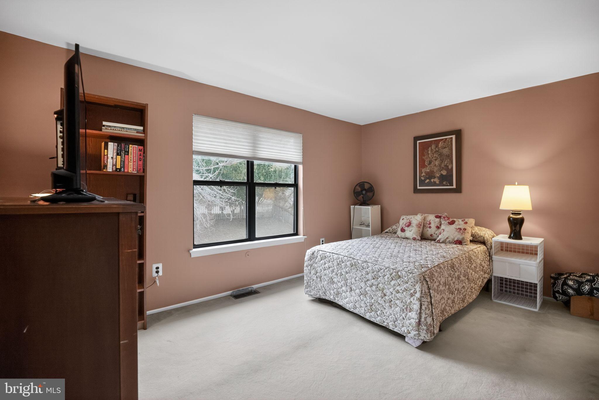 STOTESBURY TWHSE - Residential