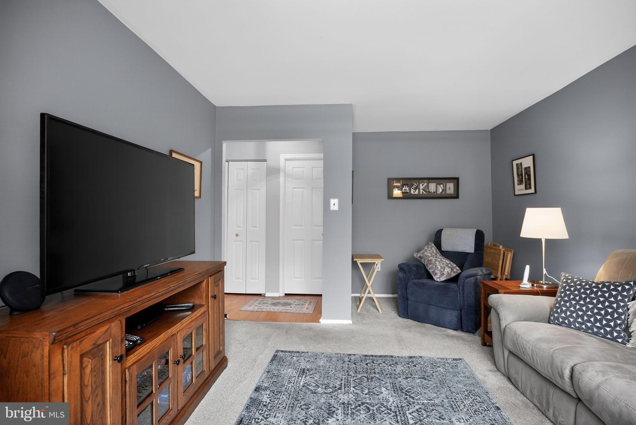 STOTESBURY TWHSE - Residential