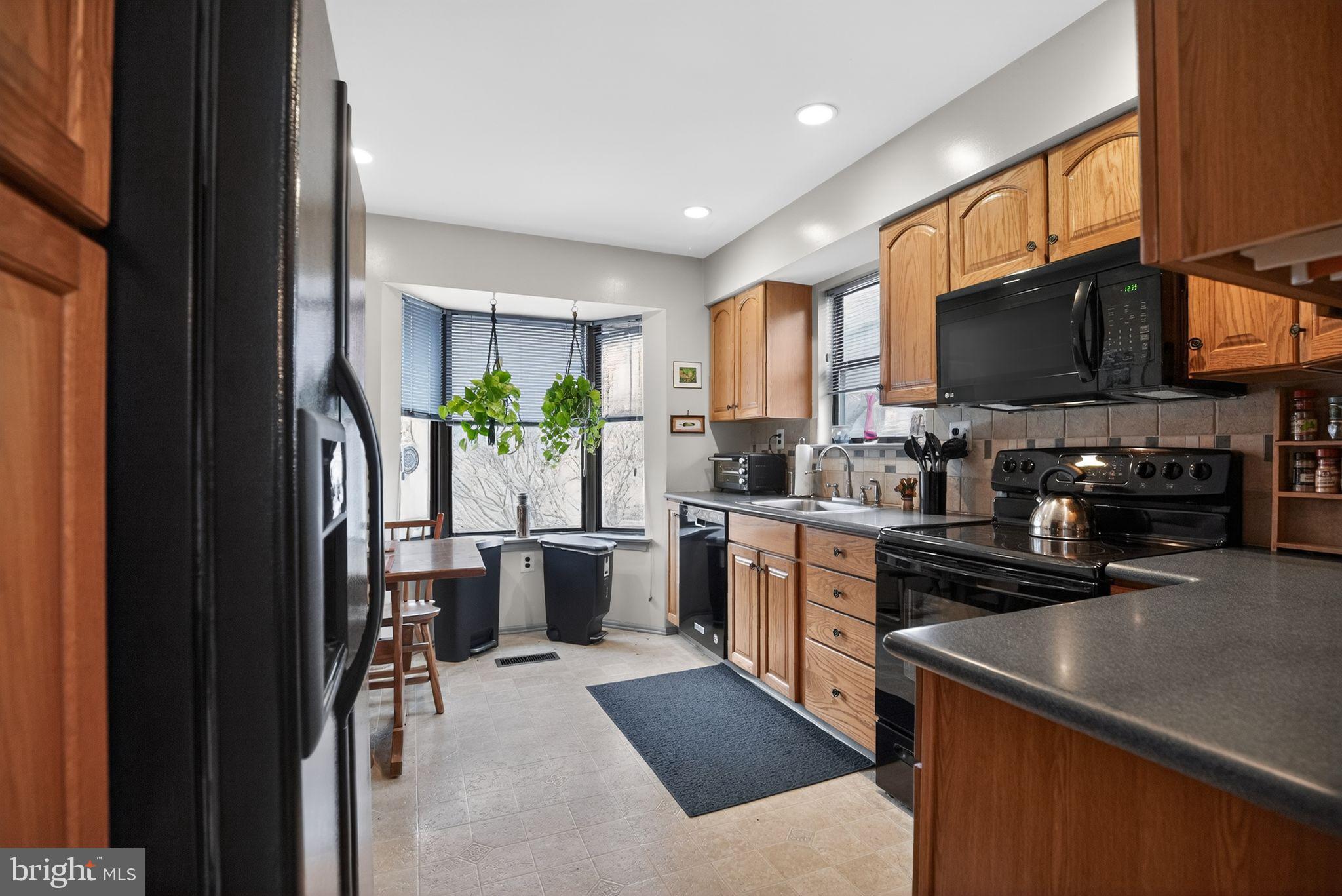 STOTESBURY TWHSE - Residential