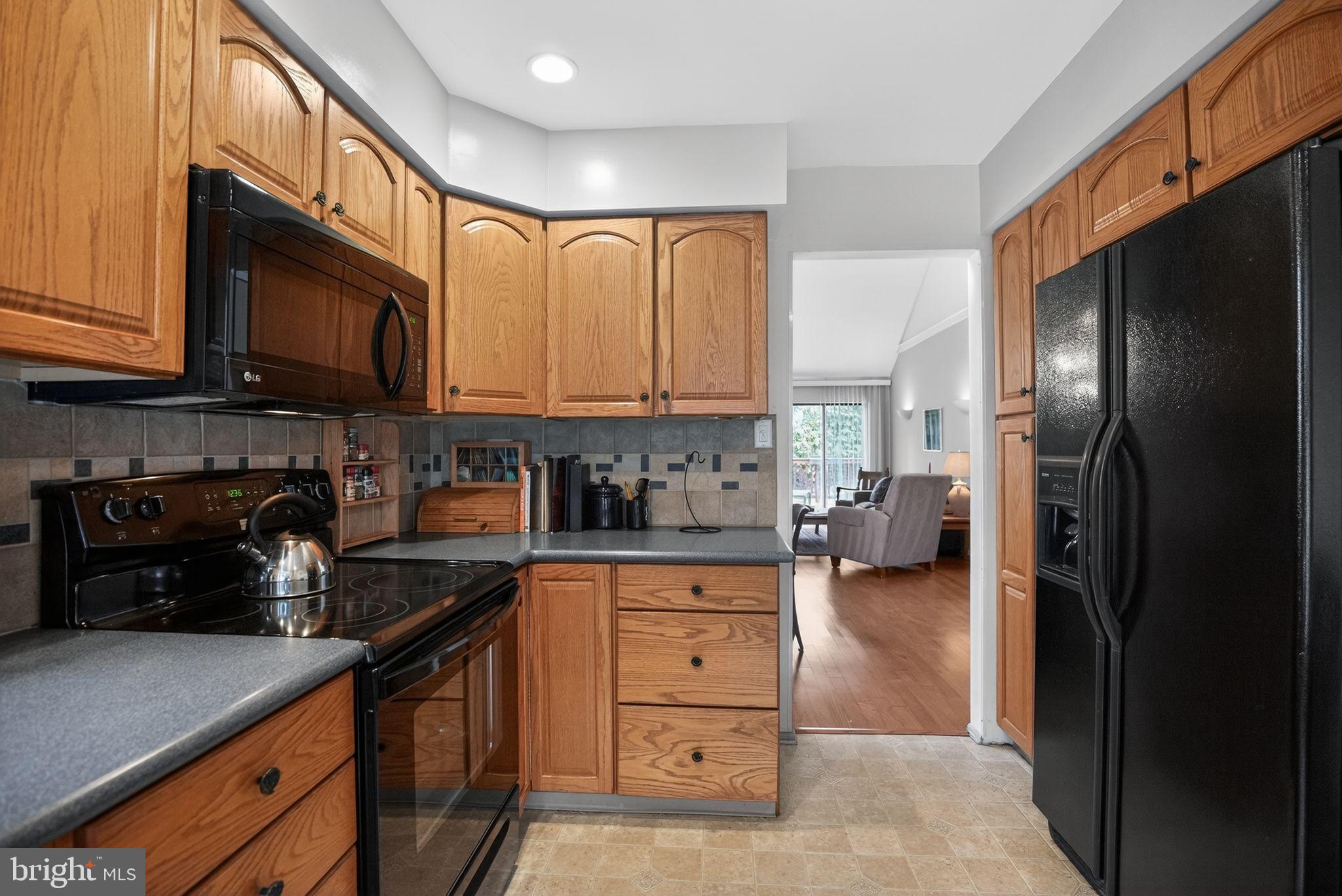 STOTESBURY TWHSE - Residential