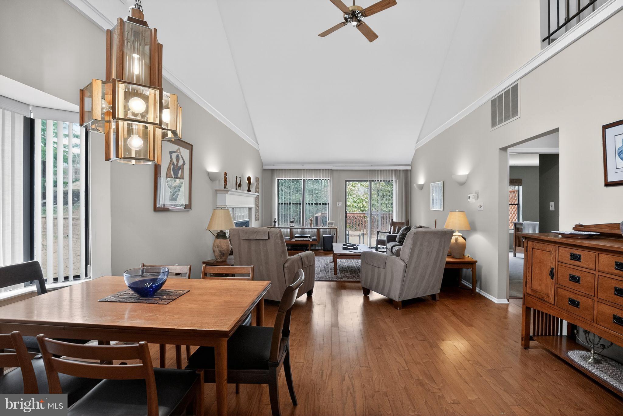 STOTESBURY TWHSE - Residential