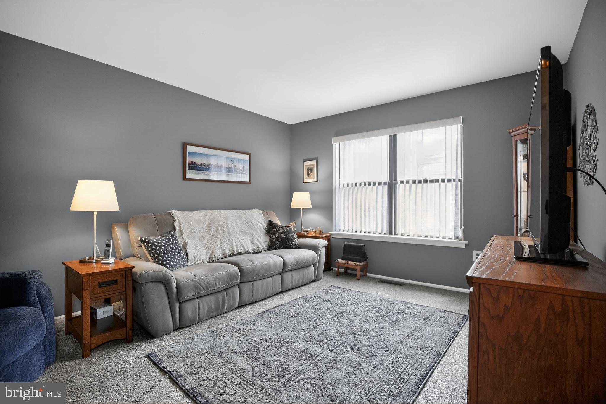 STOTESBURY TWHSE - Residential