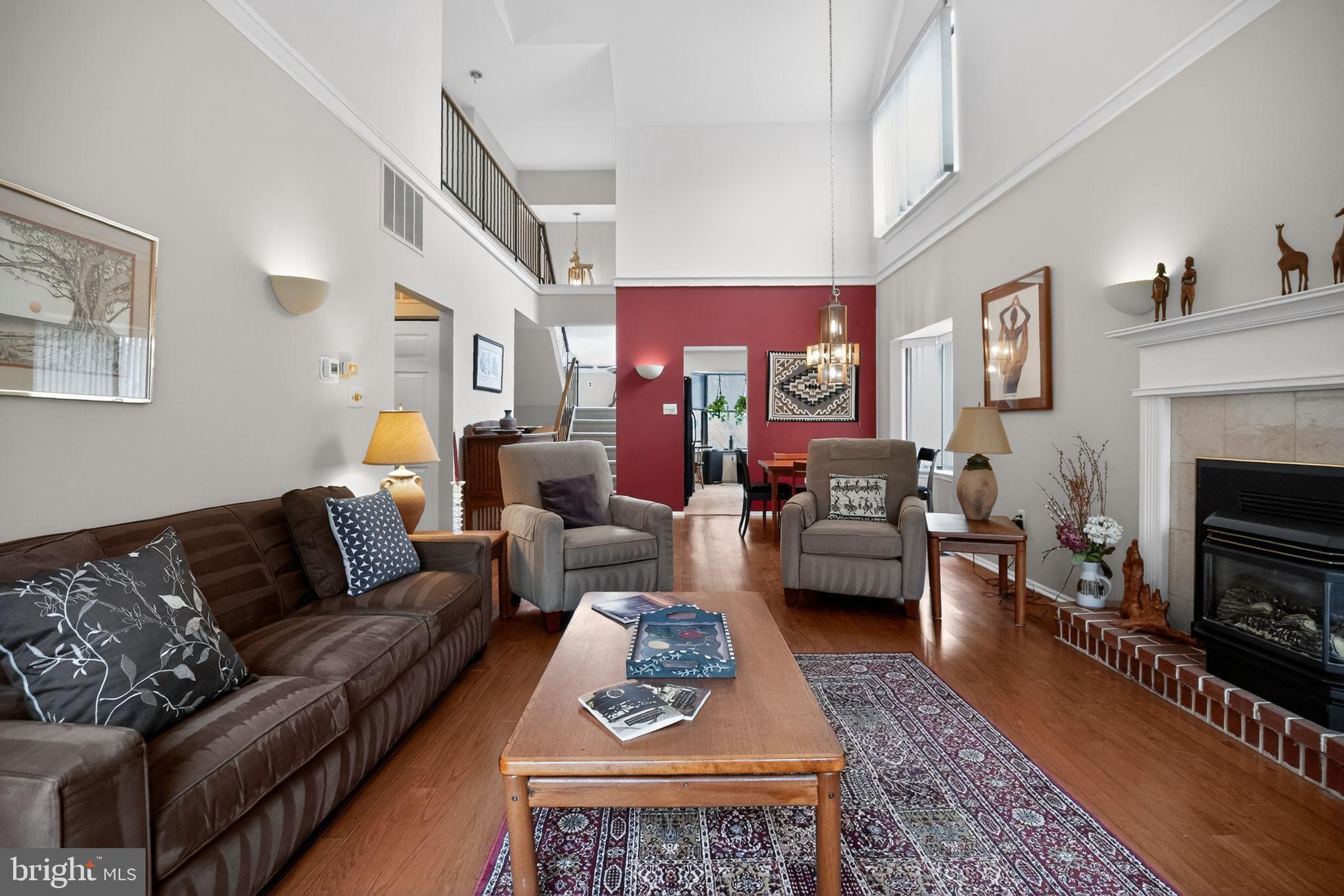 STOTESBURY TWHSE - Residential