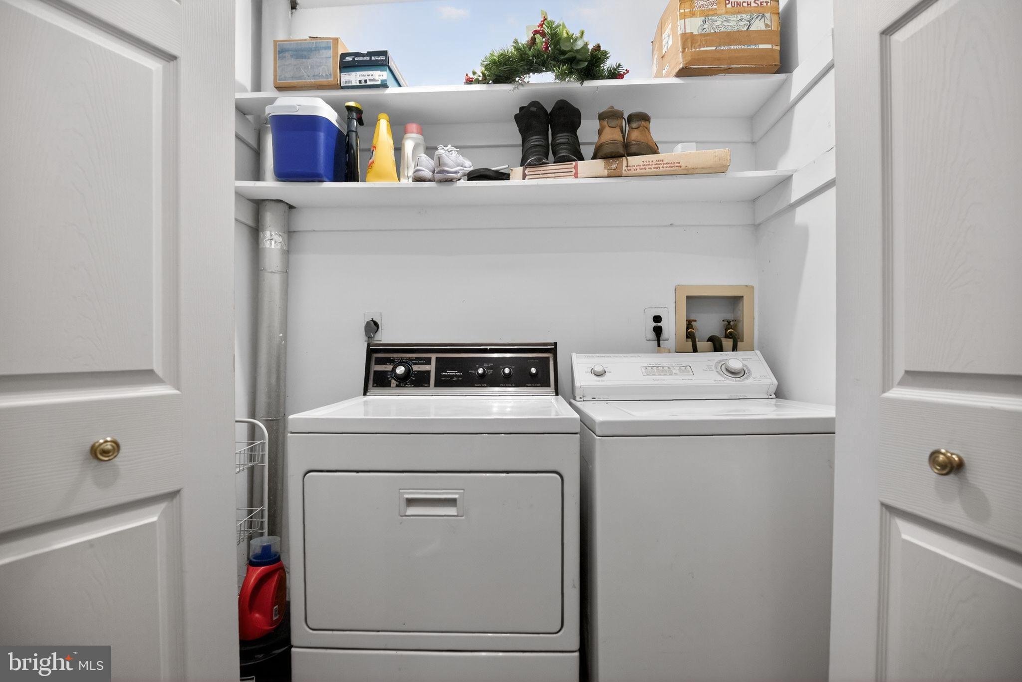 STOTESBURY TWHSE - Residential