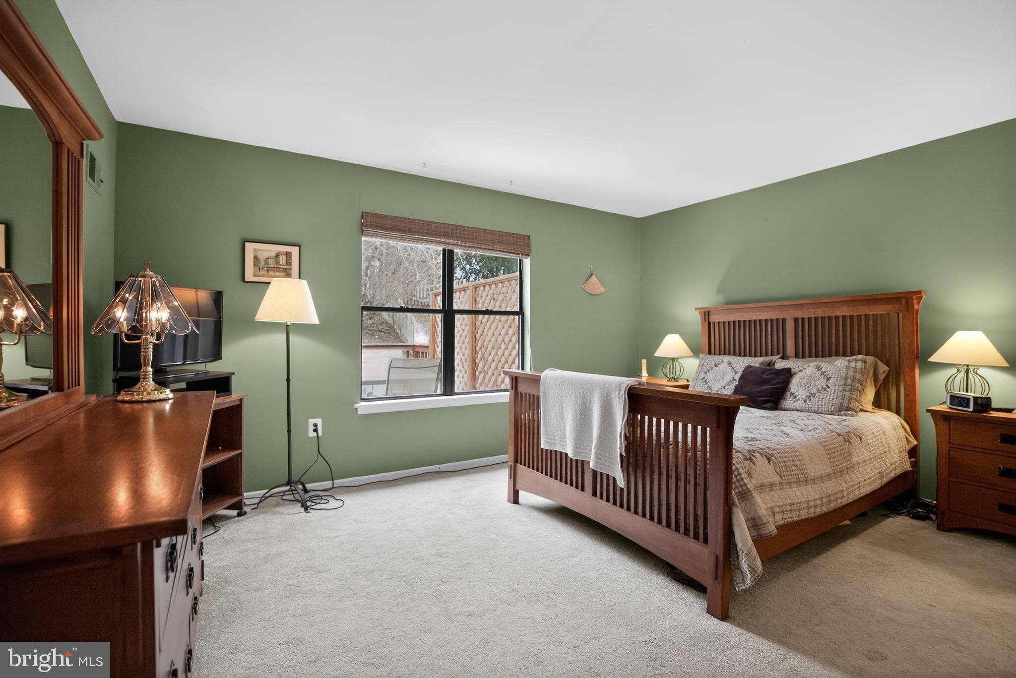 STOTESBURY TWHSE - Residential