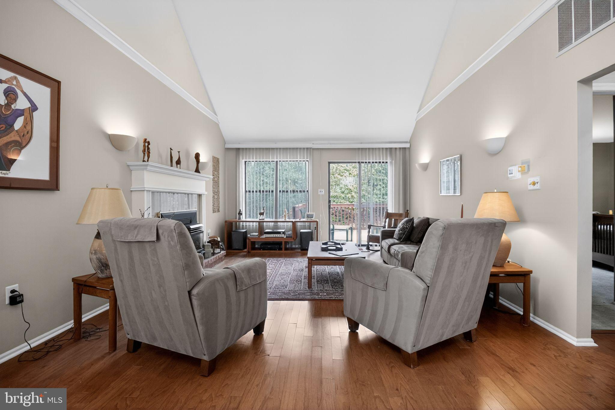 STOTESBURY TWHSE - Residential