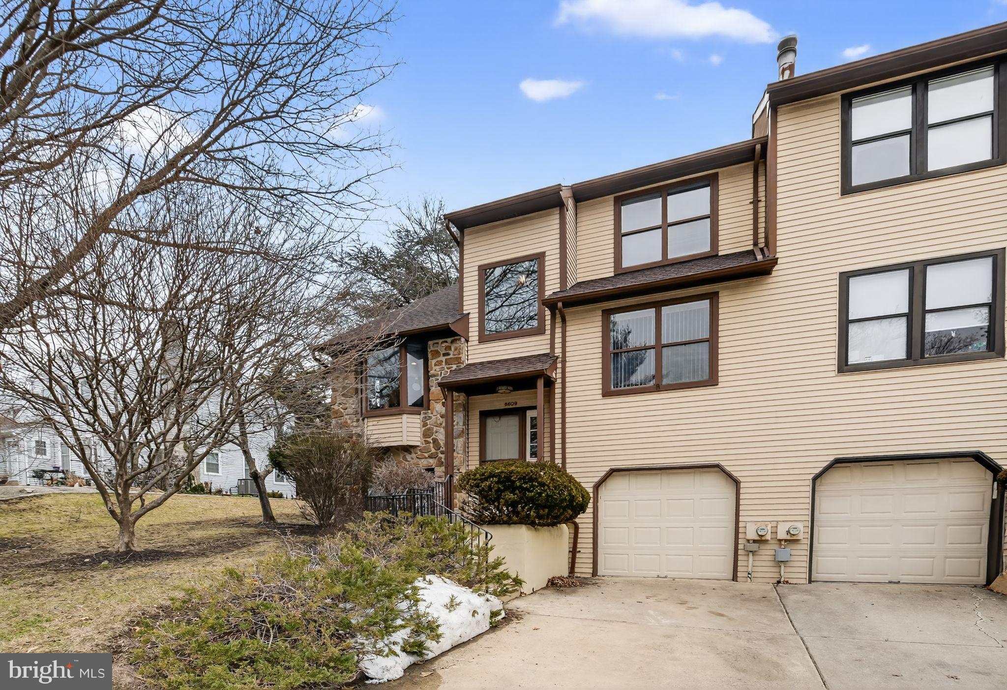 STOTESBURY TWHSE - Residential