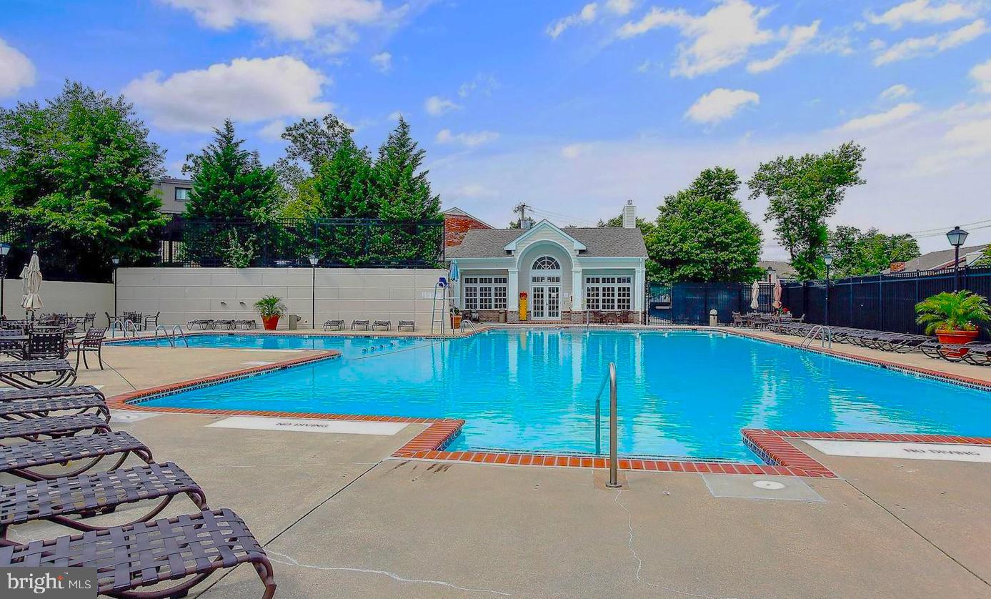 PARKSIDE AT ALEXANDRIA - Residential