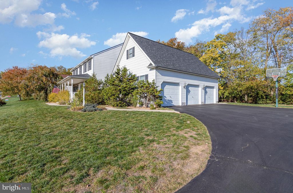 Photo of 23 Hunter Drive, ELIZABETHTOWN, PA 17022 (MLS # PALA2059298)