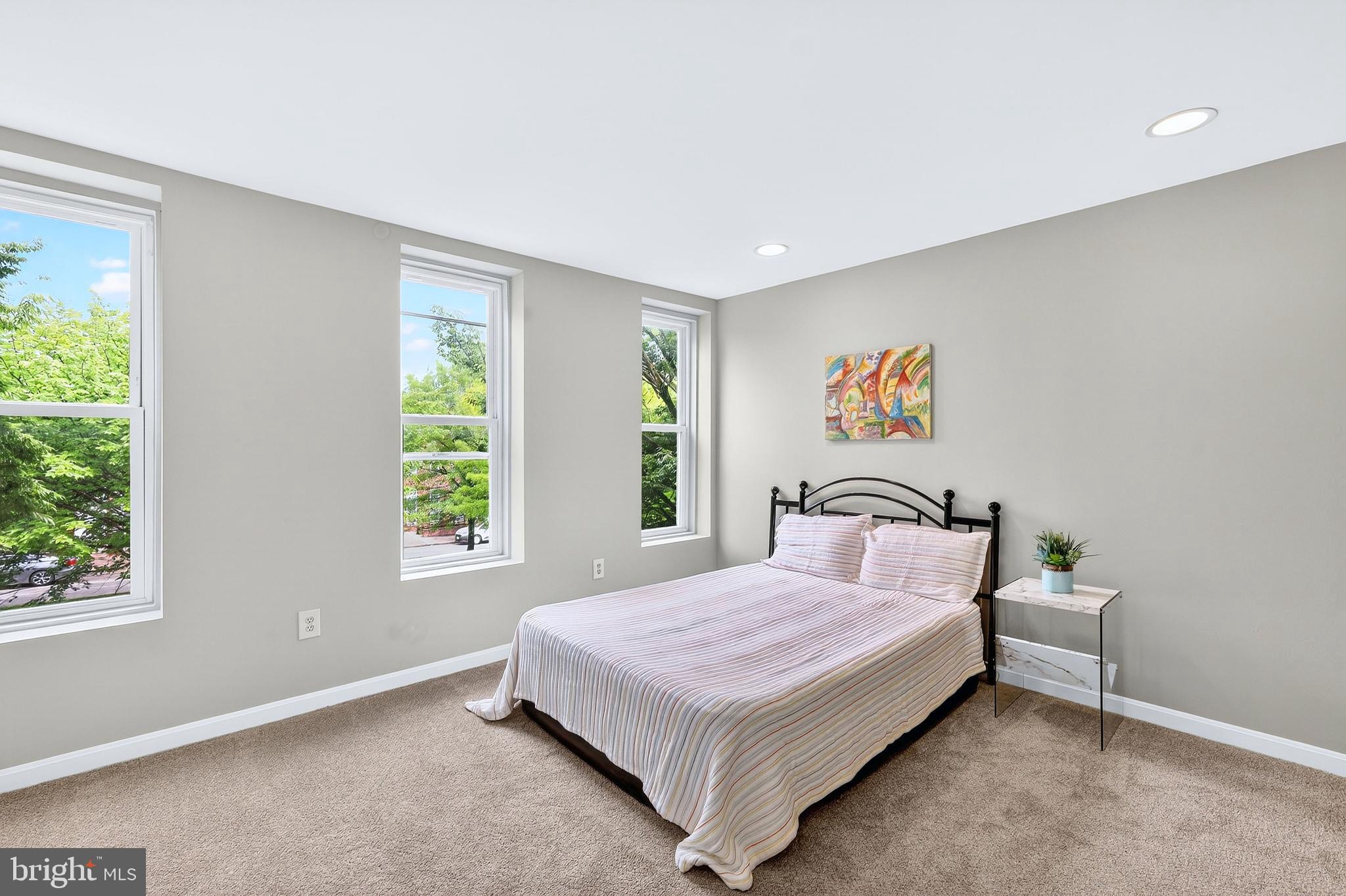 BROADWAY EAST - Residential