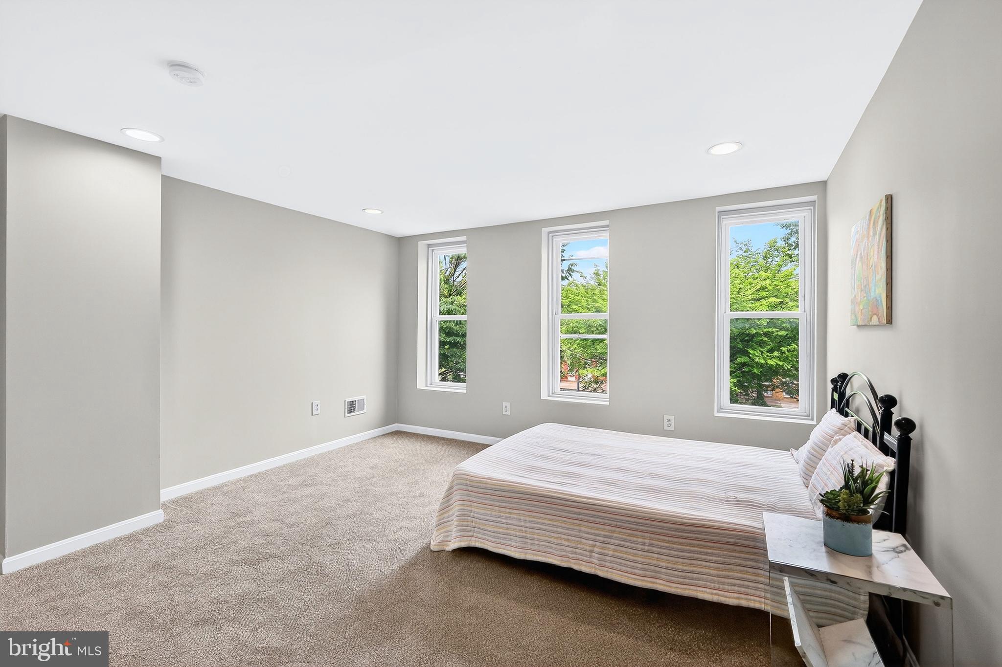 BROADWAY EAST - Residential