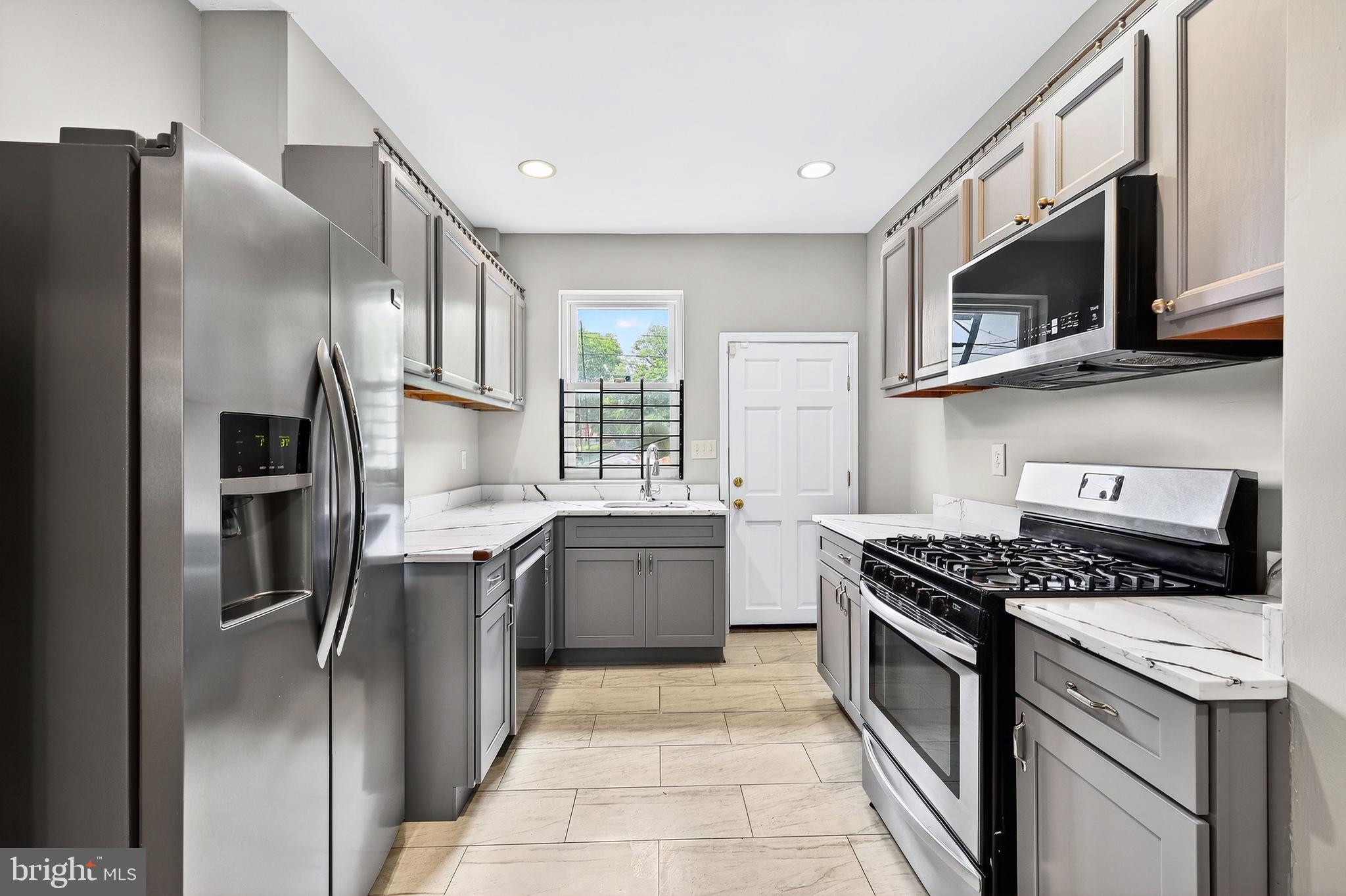 BROADWAY EAST - Residential