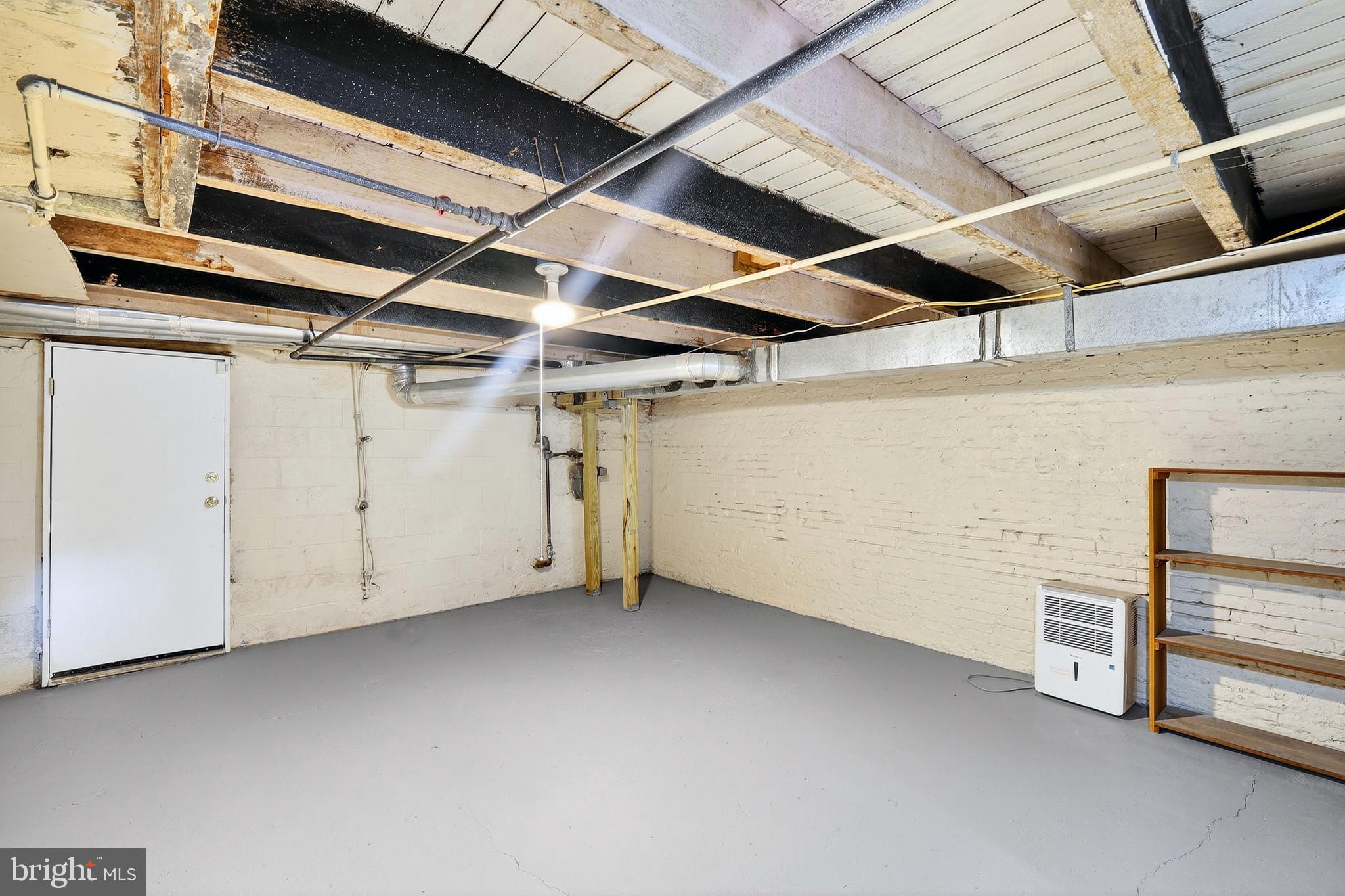 BROADWAY EAST - Residential
