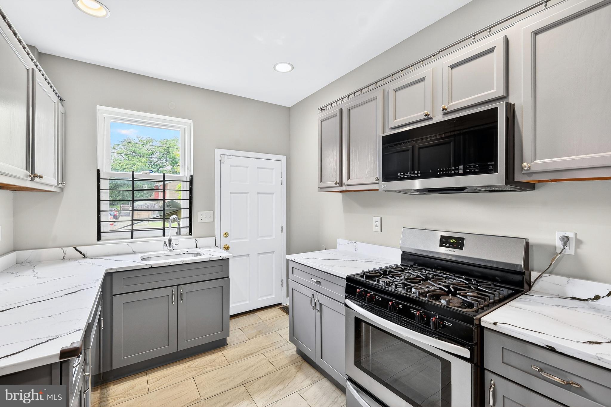 BROADWAY EAST - Residential