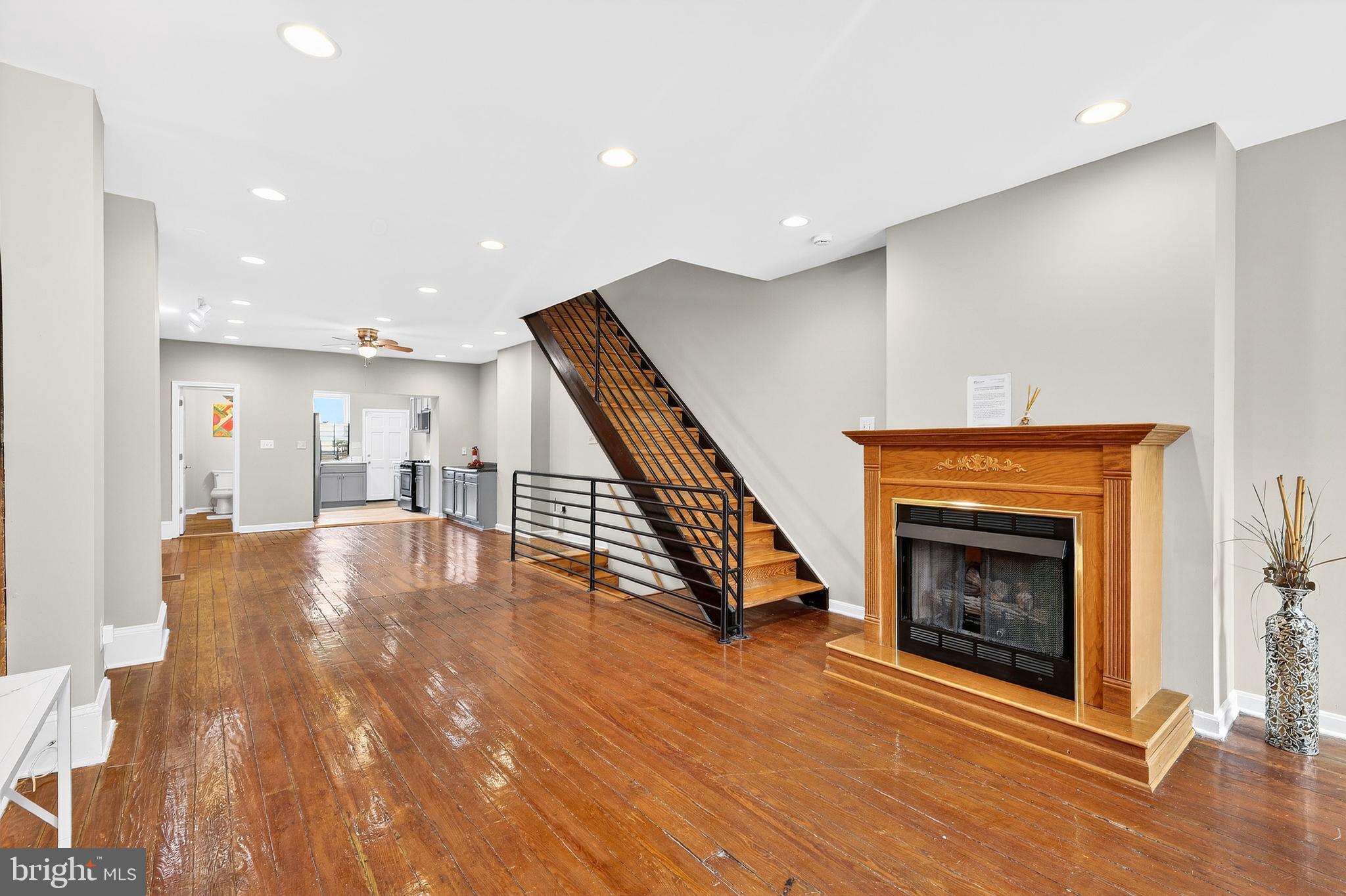 BROADWAY EAST - Residential