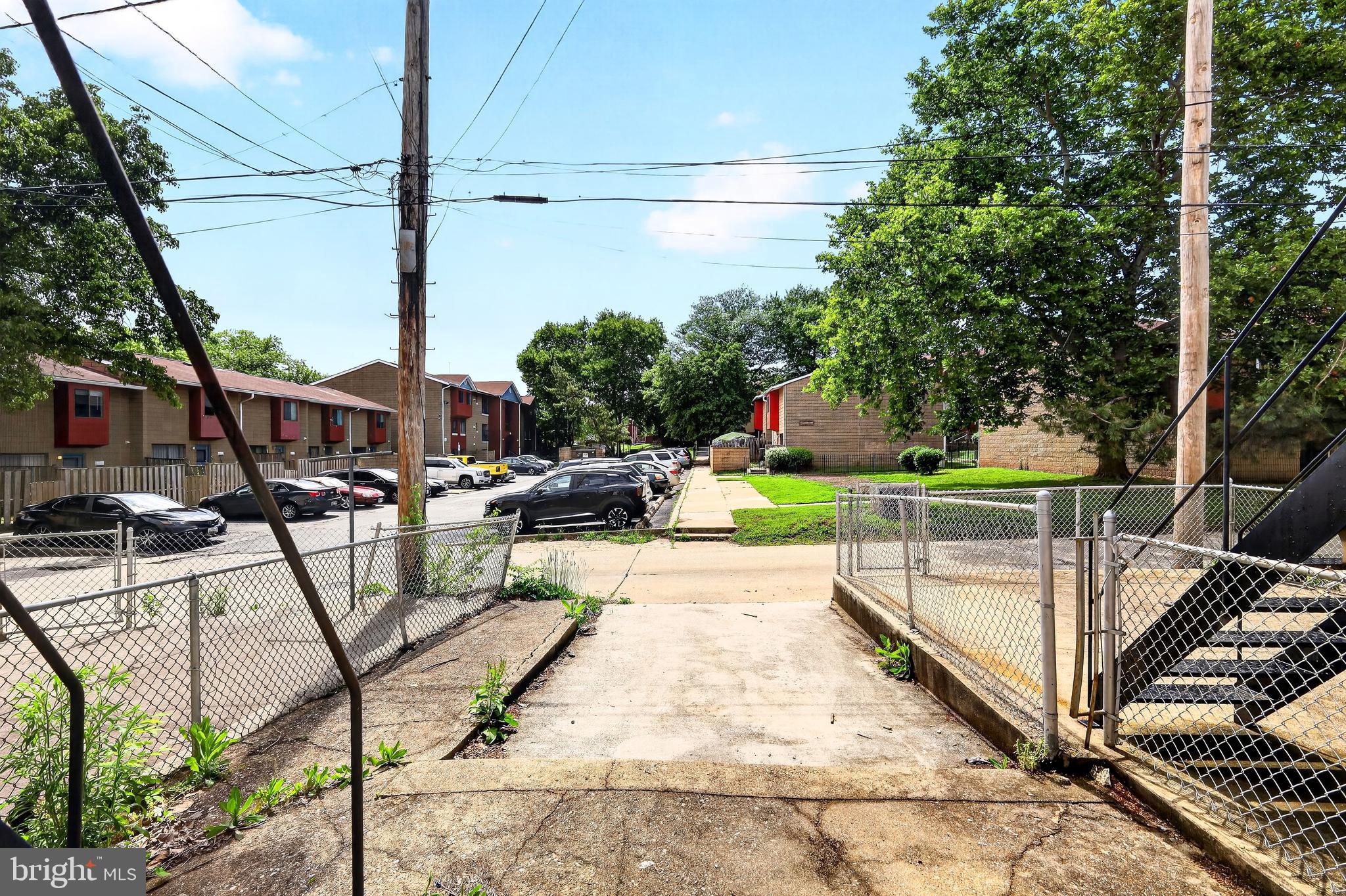 BROADWAY EAST - Residential