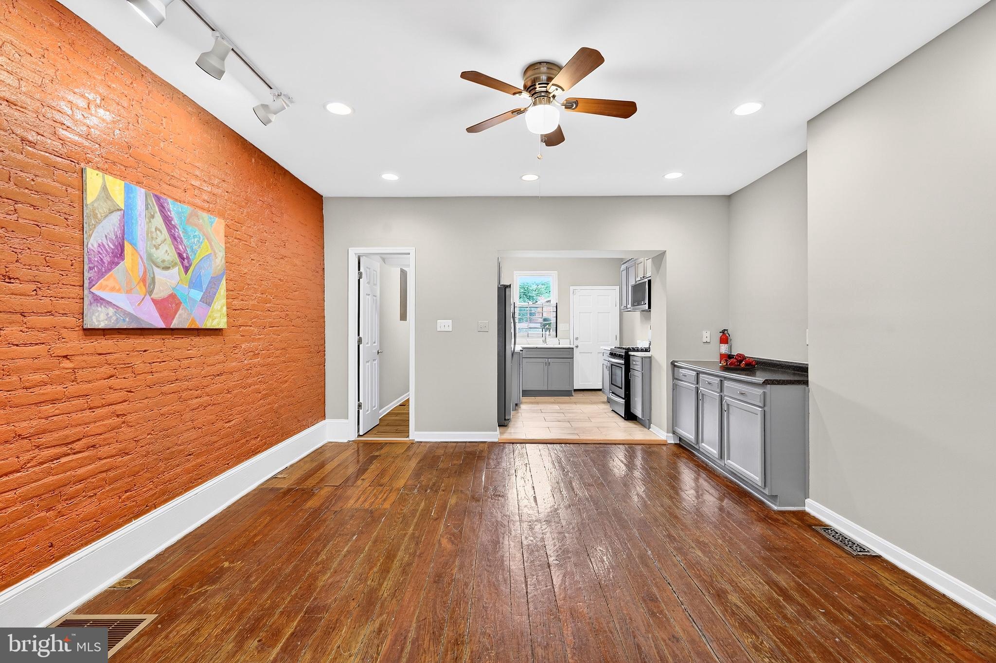 BROADWAY EAST - Residential
