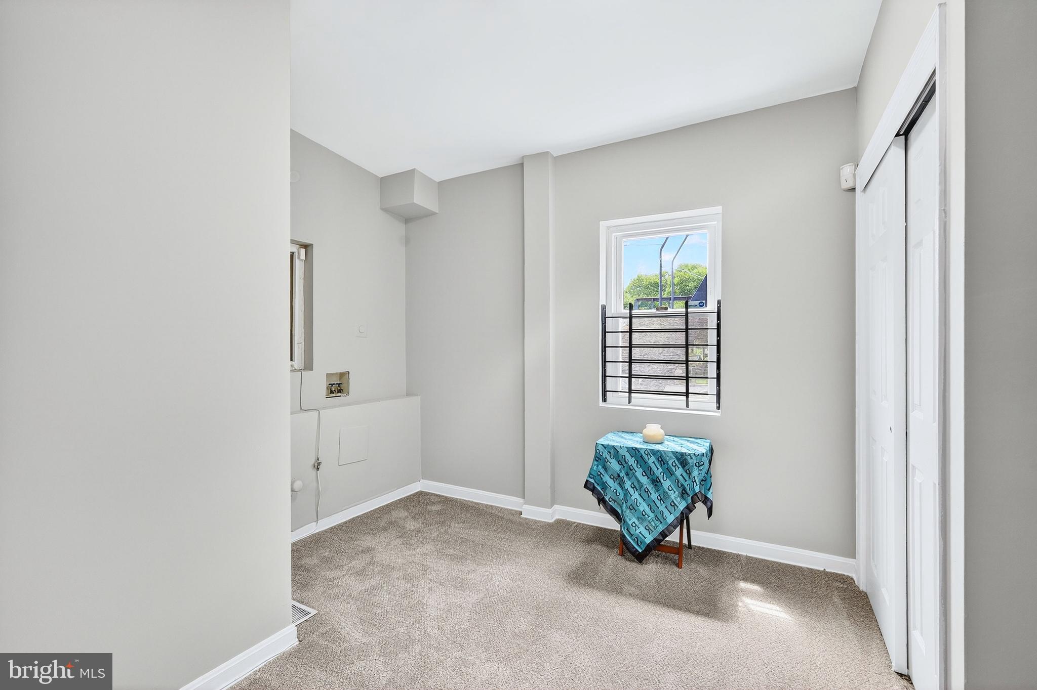 BROADWAY EAST - Residential