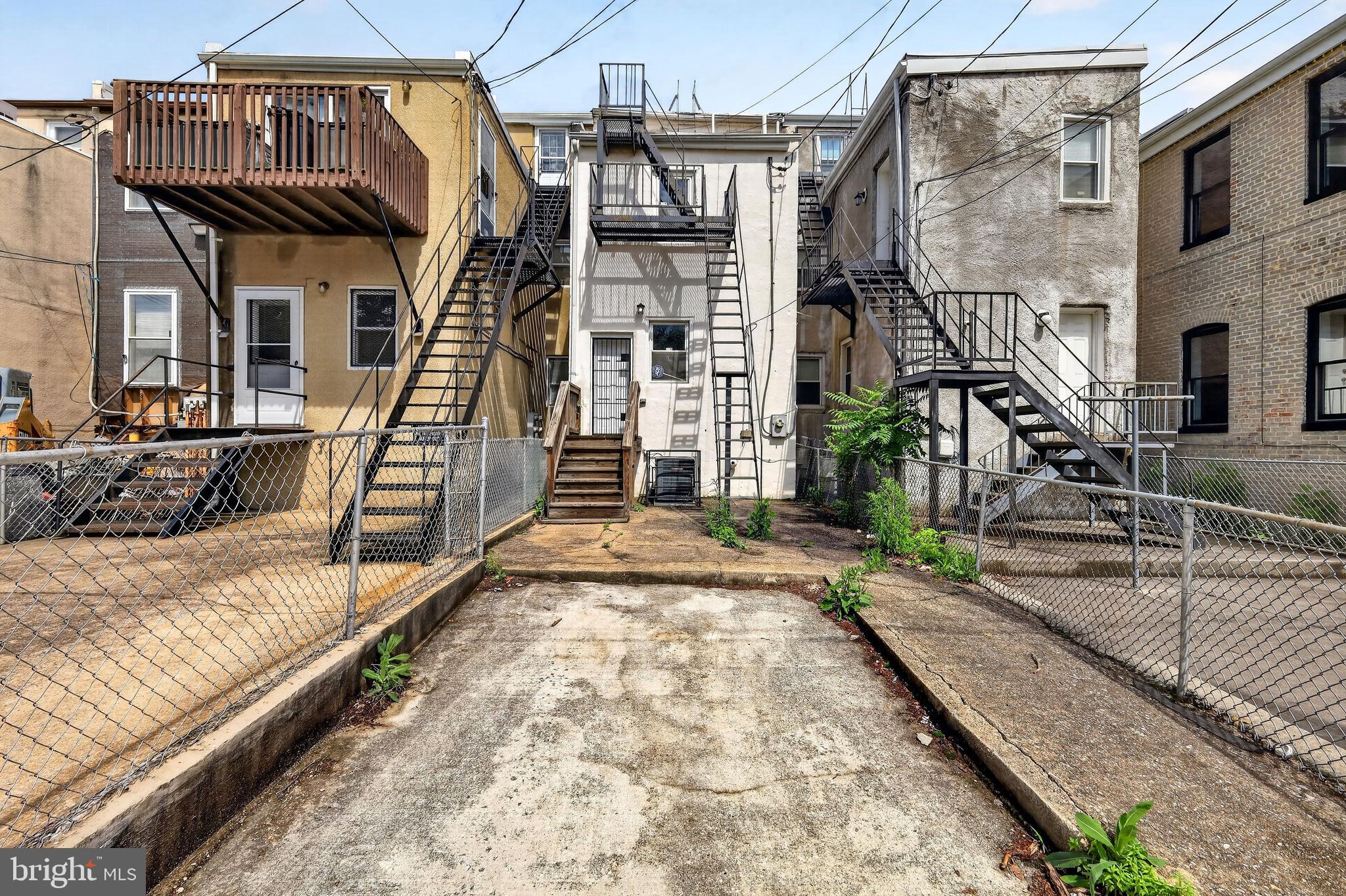 BROADWAY EAST - Residential