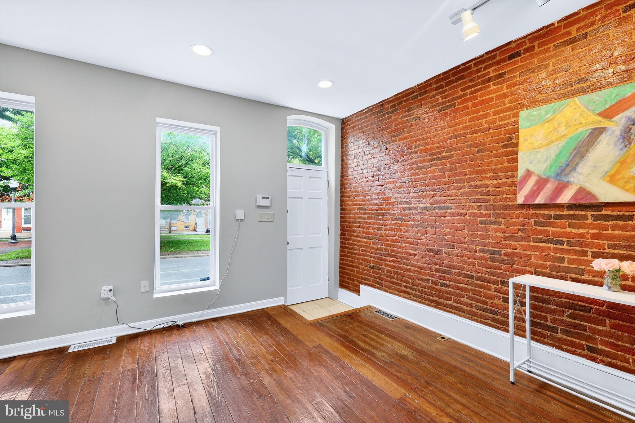 BROADWAY EAST - Residential