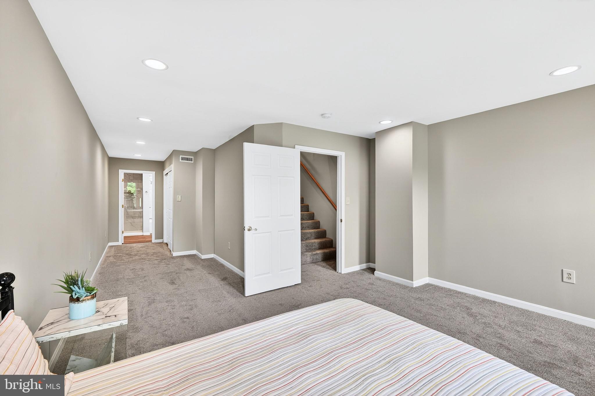 BROADWAY EAST - Residential