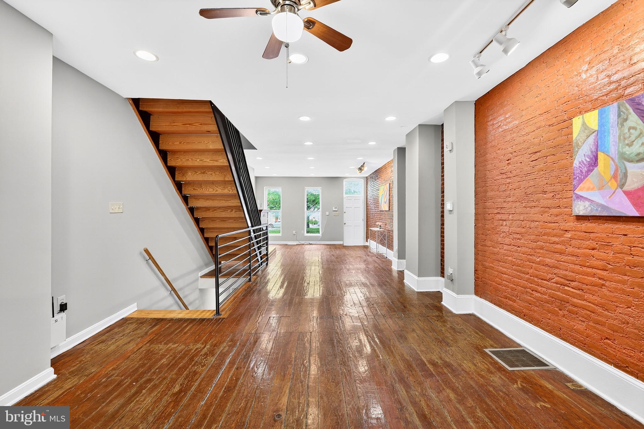 BROADWAY EAST - Residential