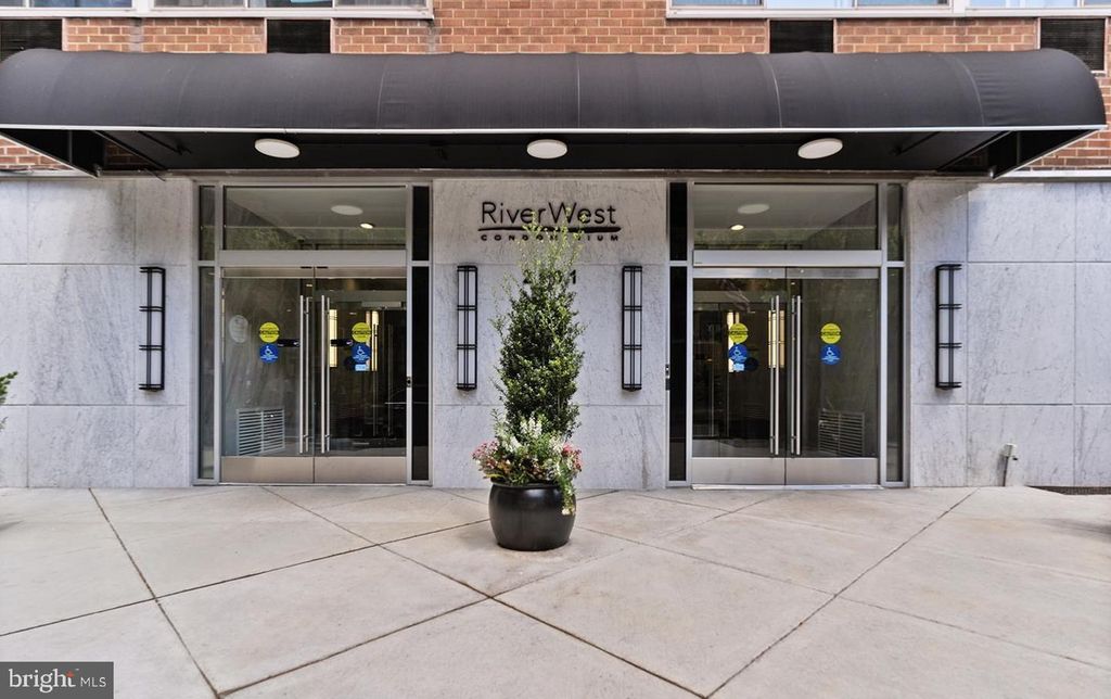 Photo of 2101 - 17 Chestnut Street #810, PHILADELPHIA, PA 19103 (MLS # PAPH2563184)