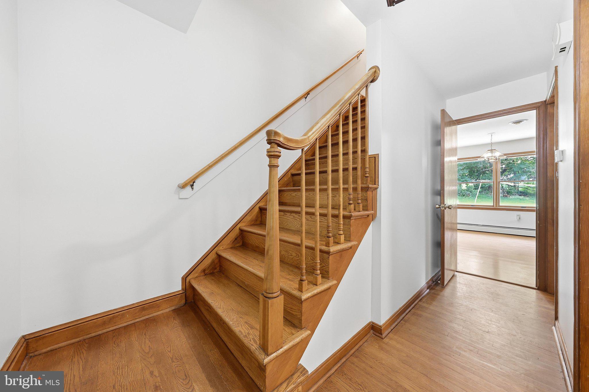 3297 RAYMONDS WAY