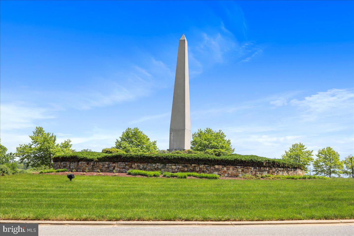 HUNTFIELD - Residential Lease