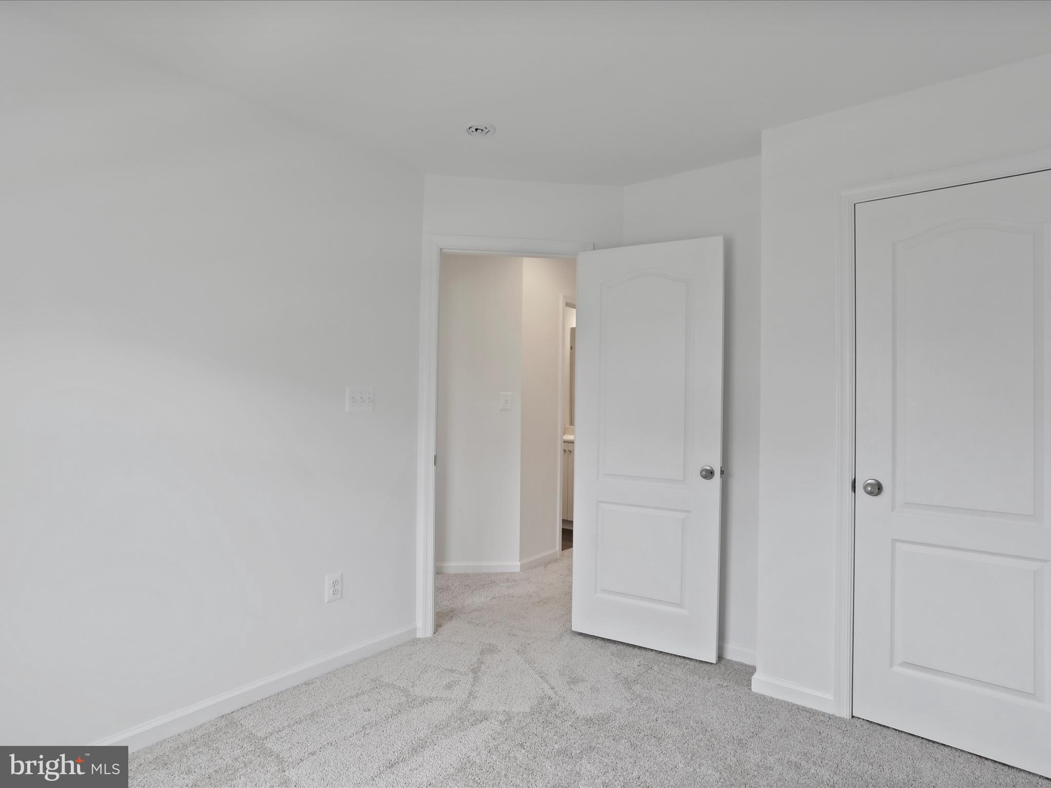 HUNTFIELD - Residential Lease