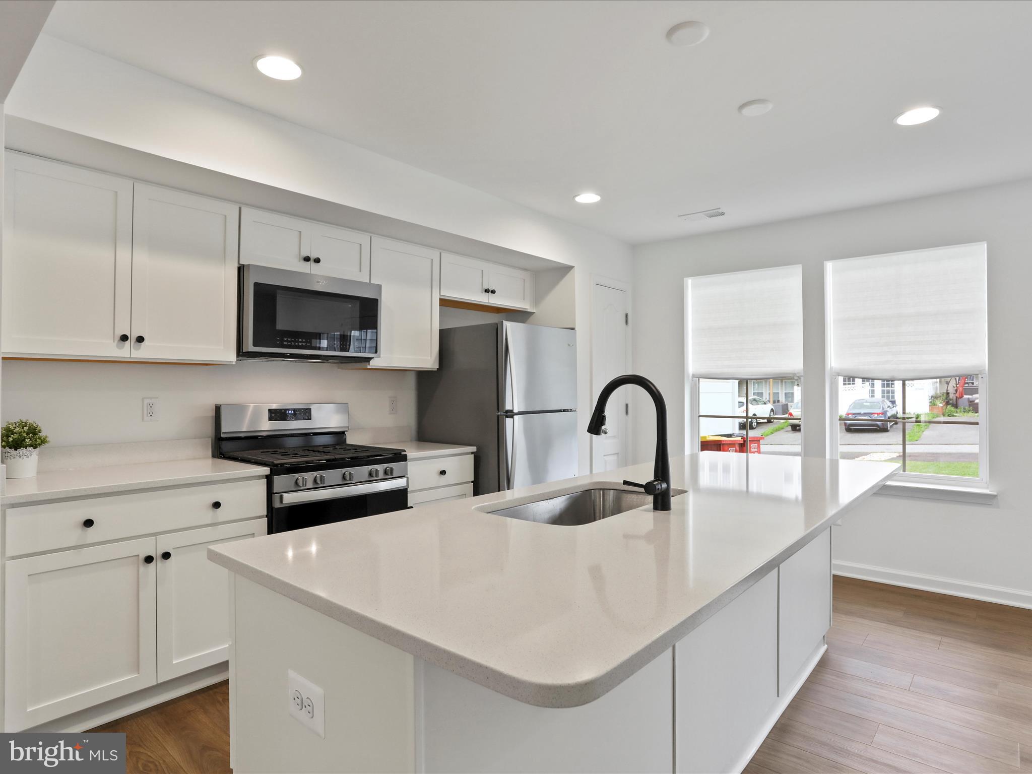 HUNTFIELD - Residential Lease